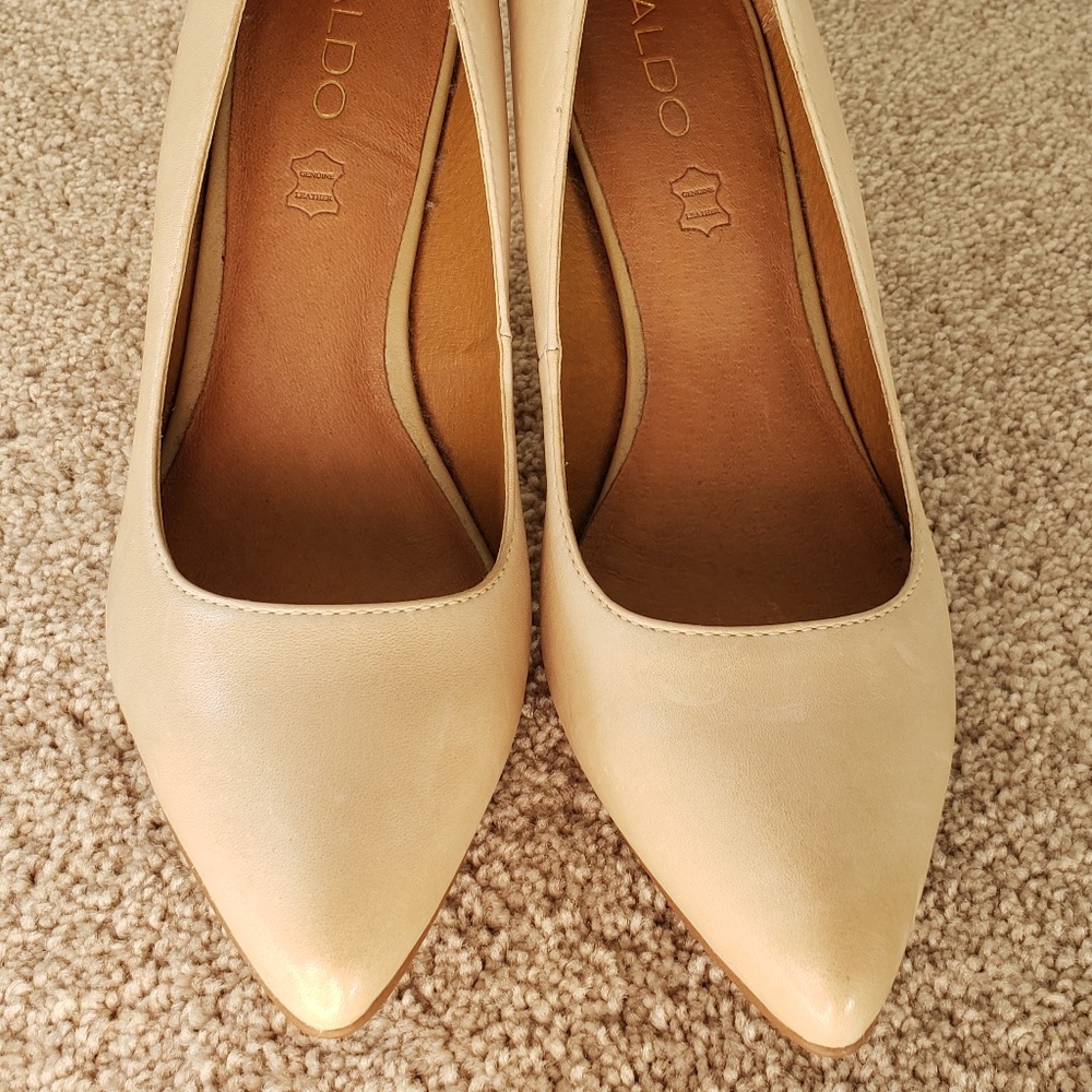 Women's Aldo Pumps - Picture 2 of 5